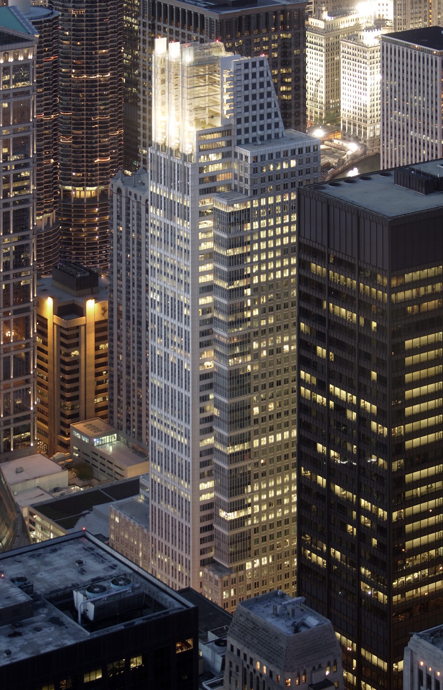 Grant Thornton Tower, Chicago - Night view from Sears Tower. © Mathias Beinling